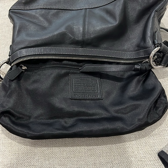 Coach Park Leather Duffle Bag F19729 Black Convertible handles - Picture 9 of 11